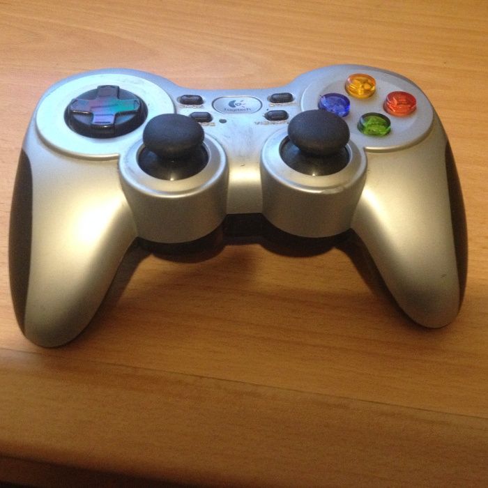 Компьютерный джойстик Logitech