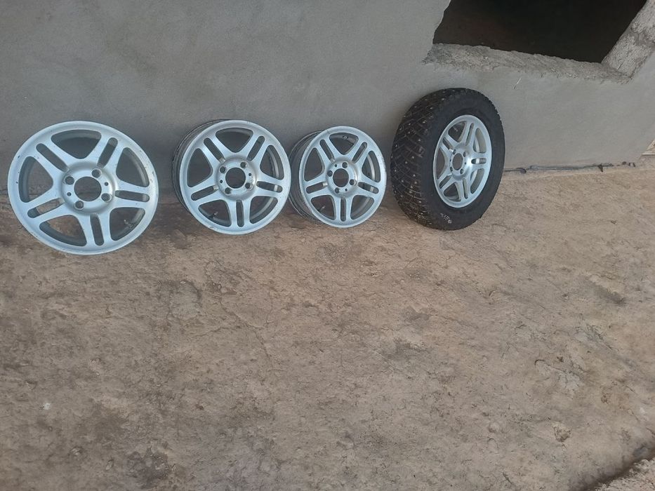 Сакадиска сотилади сурошна