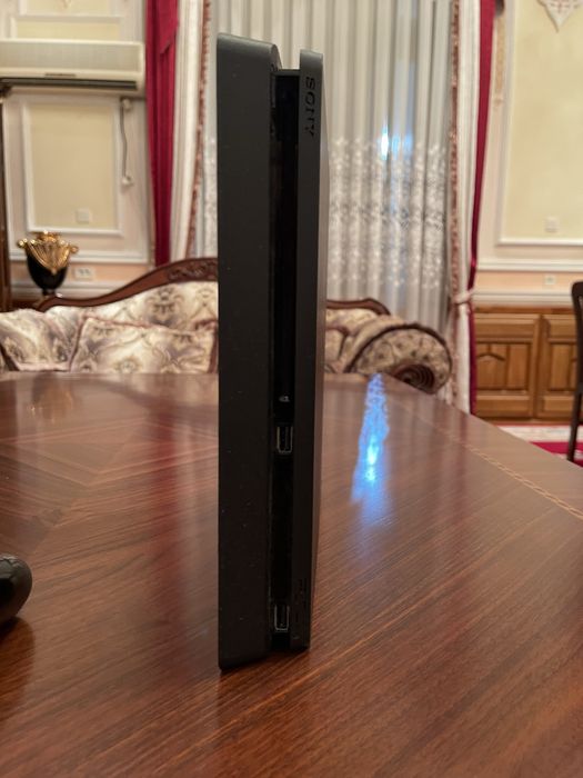 Playstation 4 1TB 18 oyin bor nathi kelishtirib beraman