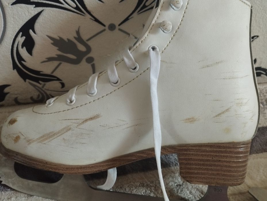 Фигурные коньки Head, 36 размер