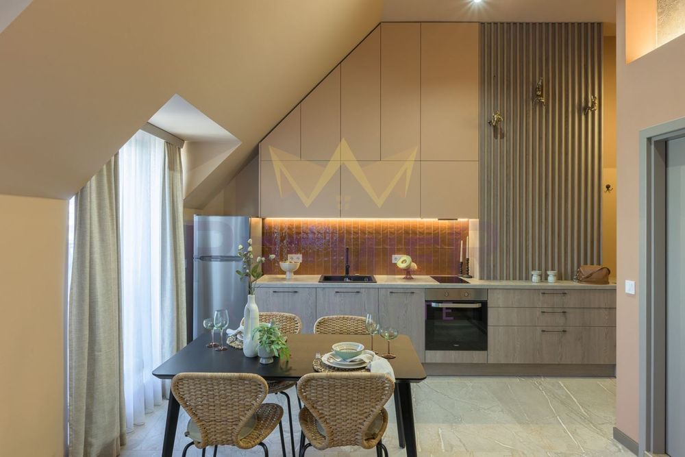 Дава се под наем Двустаен апартамент в Варна, Център - 70 кв.м за 1100 € - Снимка #1