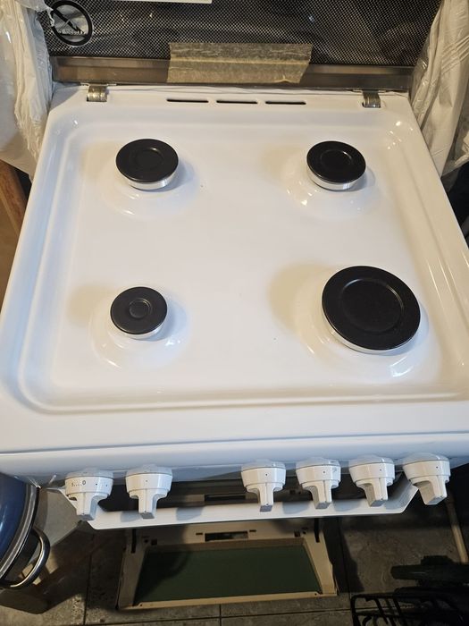 Aragaz Indesit nou