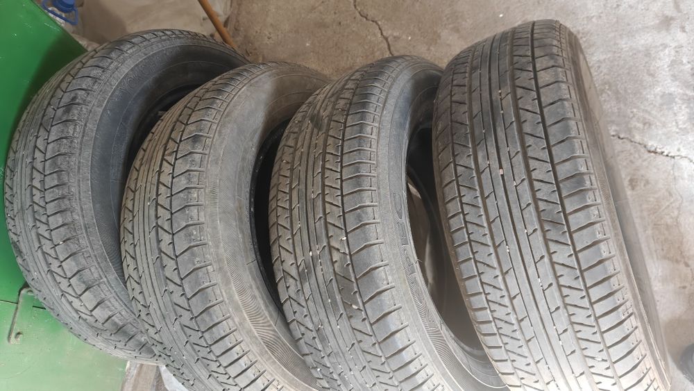 Летние шины 215/65/16