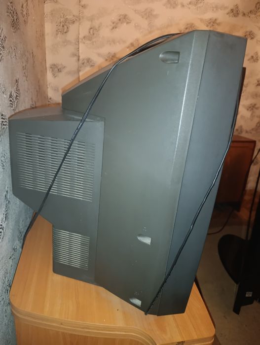 Отдам даром телевизор