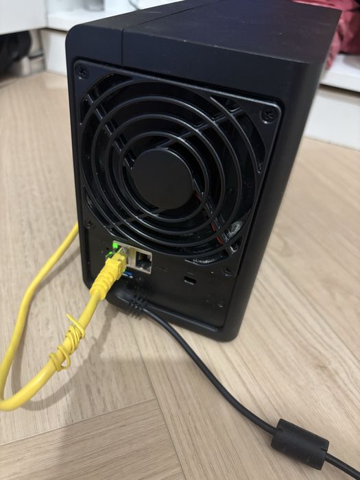 Synology DS220+ (без дисков)