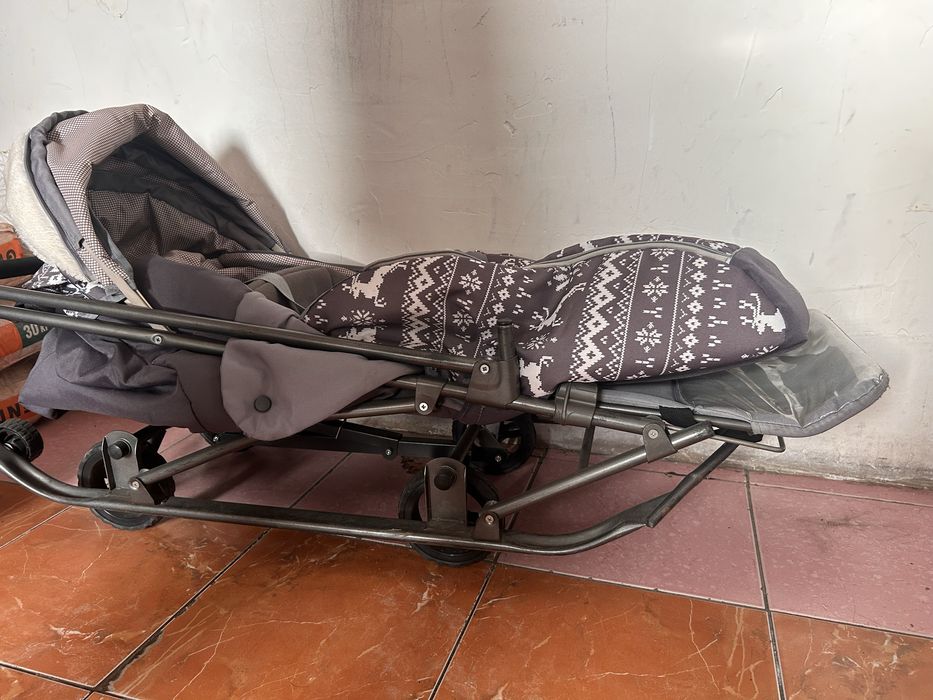 Продам санки в хорошем состоянии.