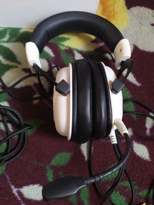 Продам игровые наушники.