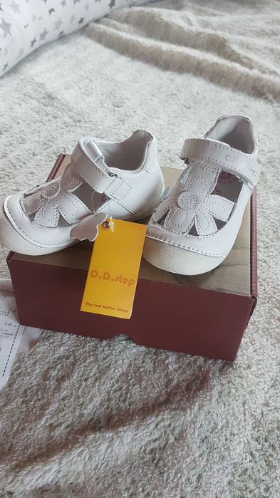 Детски полуотворени обувки