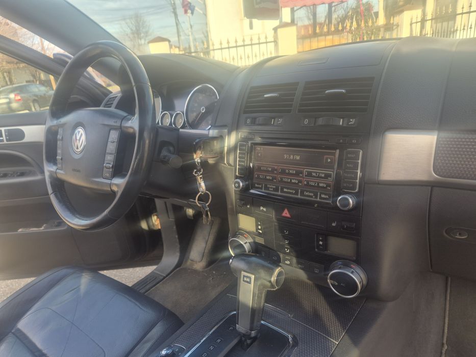 Vând Touareg Volkswagen