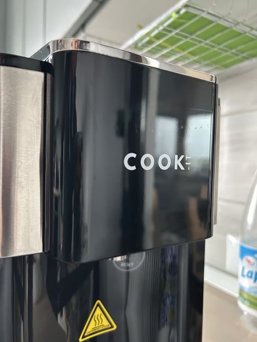 Dozator apa fierbinte ideal pentru bebelusi