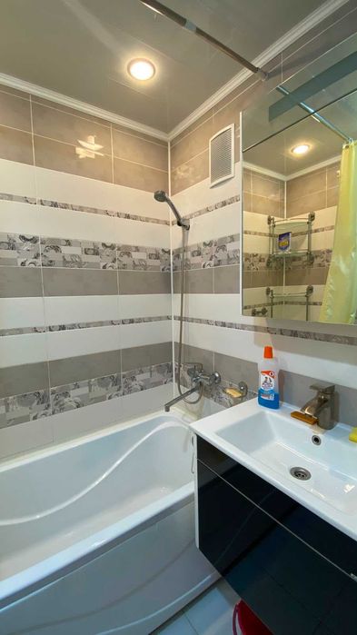 Продам 2-х комн. улучш. по ул Ауэзова, 89