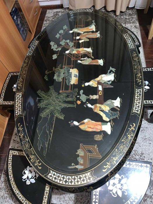 Masuta ovala cu sase scaune Intarsie negru