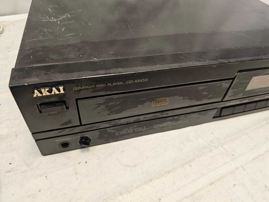 Akai cd-m459 nu citeste cd
