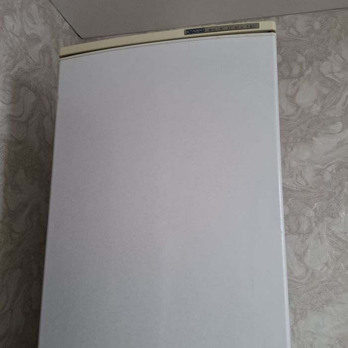 Продам холодильник Атлант