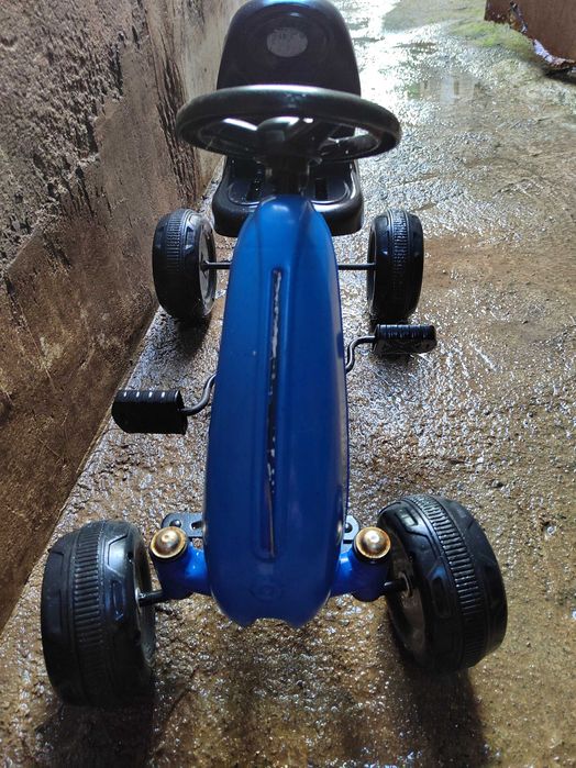 Детско бъги с педали