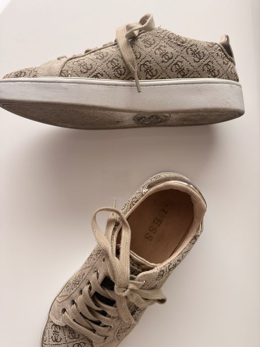 Дамски кецове Guess