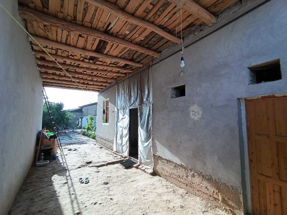 Qibray tumani, Chinobod MFY da uy(5 sotox) sotiladi.