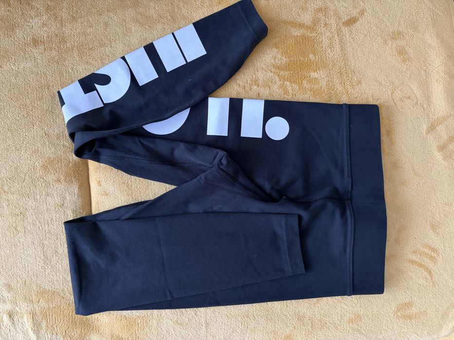 2 броя дамски клинове Nike – спортни, удобни и стилни