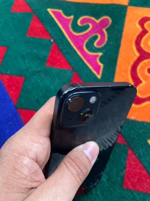 Продам Айфон 13