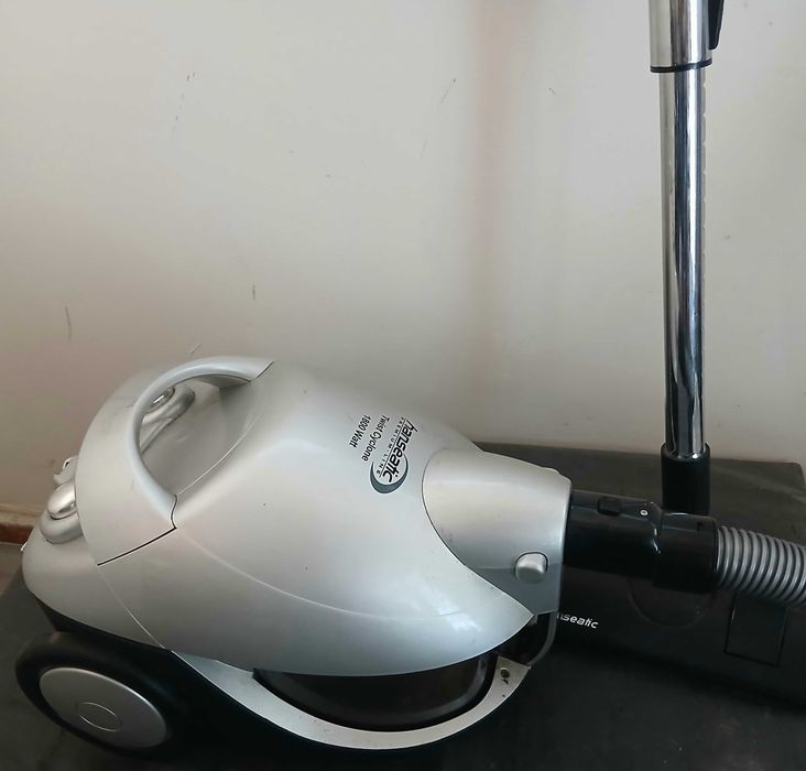 Прахосмукачка HANSEATIC 1800W