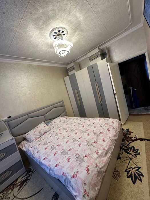 Срочно продаеться 3-ком квартира городе Чирчике районе 4микрарайоне