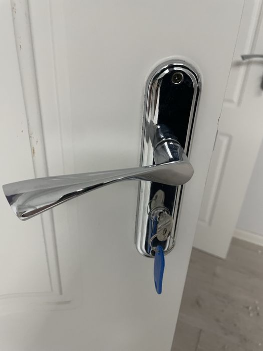 Продам межкомнатные двери