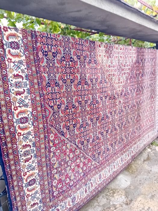 Продавам Персийски килим