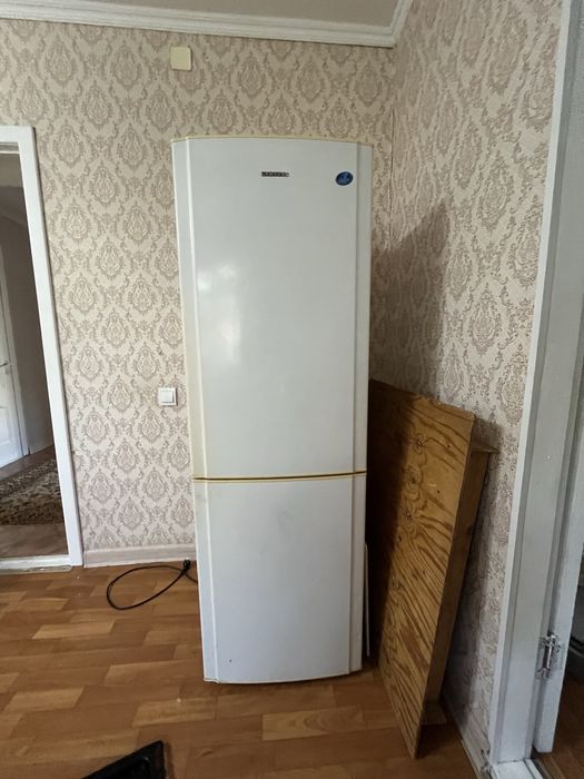 Продам холодильник