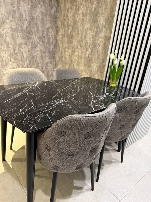 Стол обеденный, без стульев!