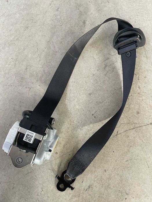 Centura dreapta fata Bmw seria 5 G30 - G31, 6 G32 cod 7430068