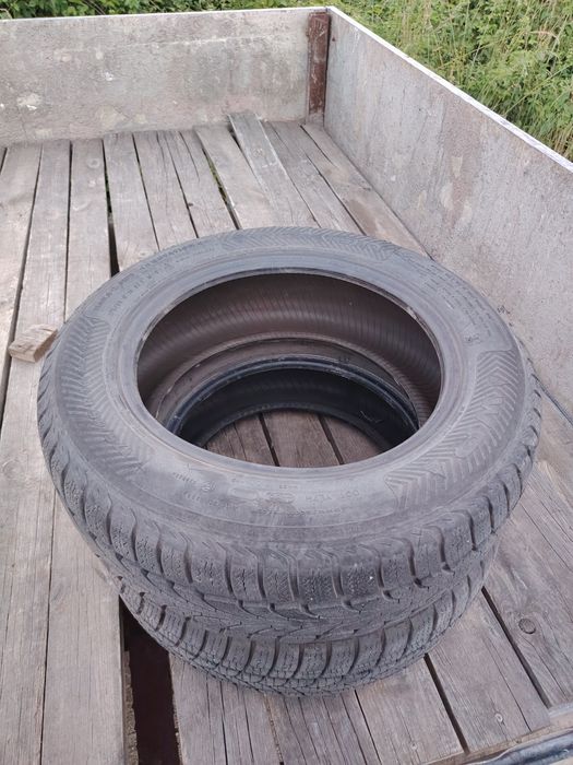 Два броя 175/65/14 nokian