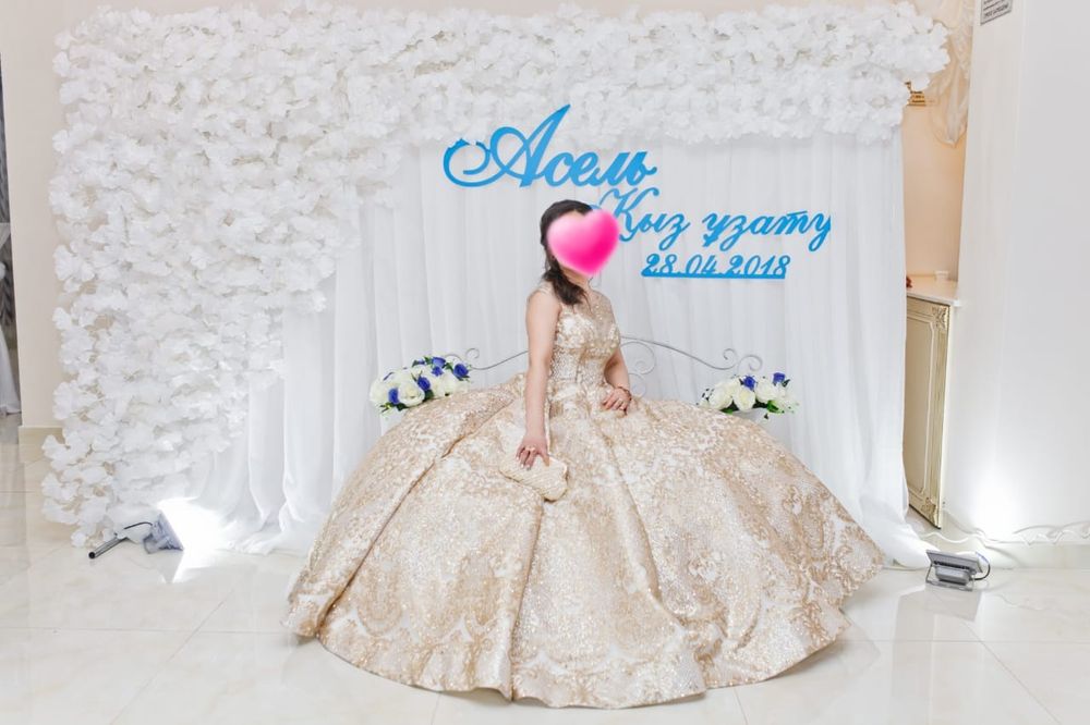 Продам шикарное платье