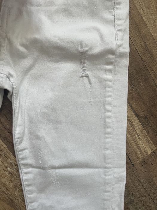 Нови  бели дънки