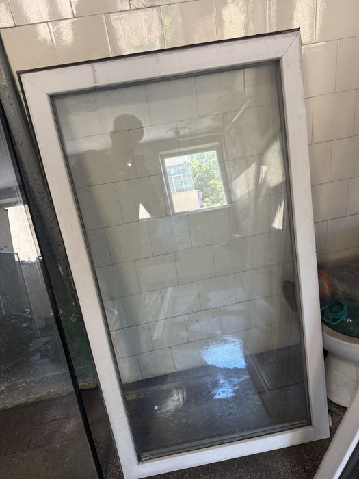 Geam termopan PVC alb – stare bună, fără fisuri sau sparturi