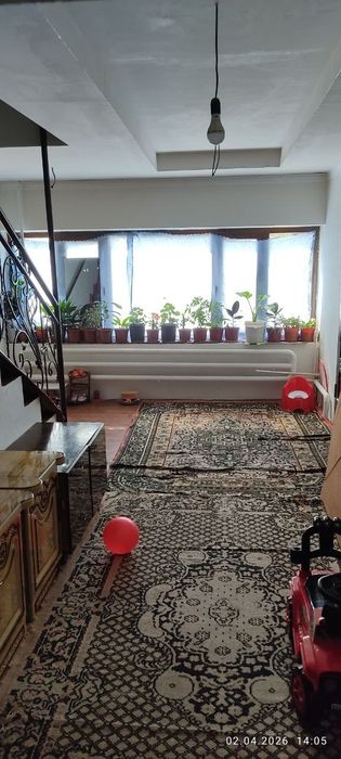 Продается большой дом в Янгиюльском районе. С готовым бизнесом.