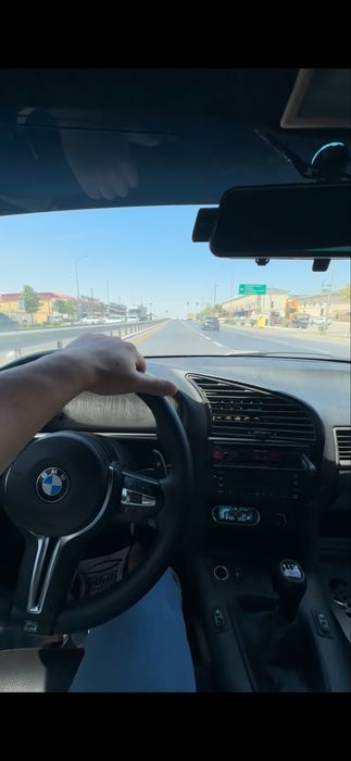 BMW E36 — chiroyli holatda, o‘ziga xos avtomobil