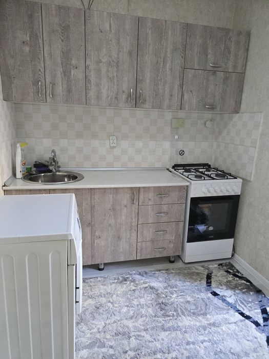 Ижарага уй.21 квартал 24 дом 1 этаж