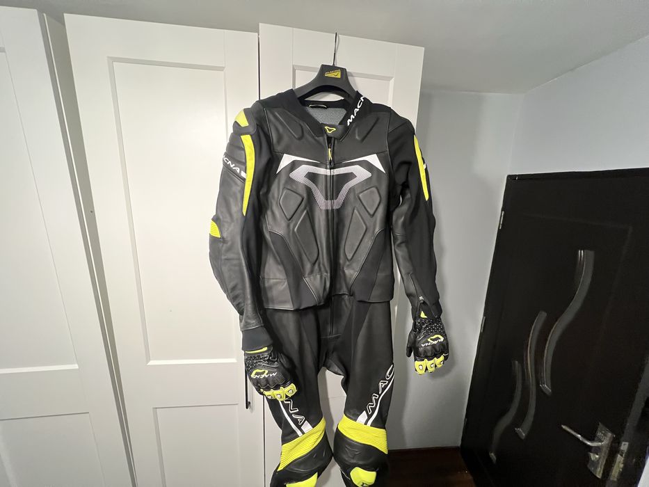 Costum moto piele Macna Voltage si manusi Macna Track R