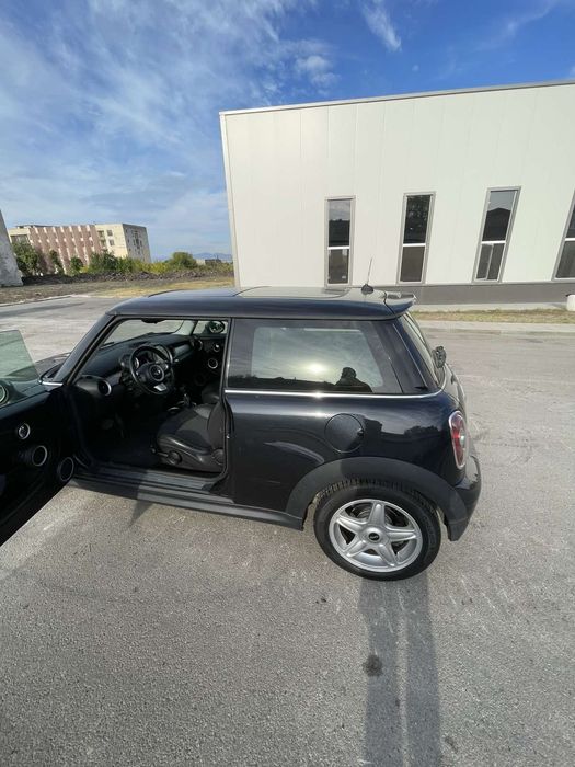 Продавам Мини Купър