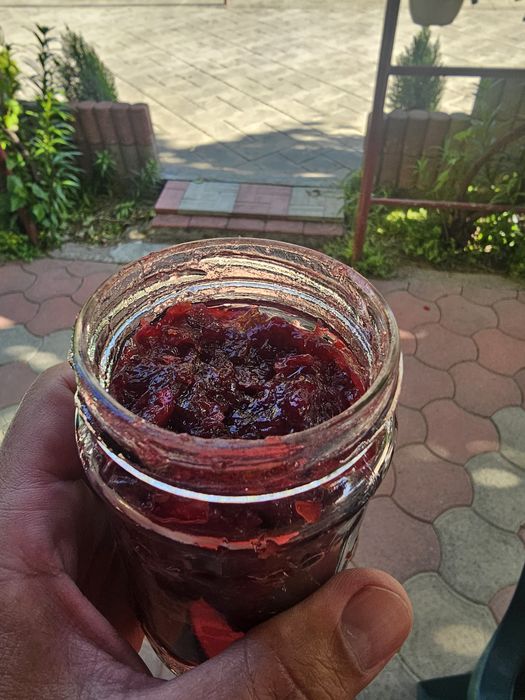 Vand dulceata si sirop de trandafiri