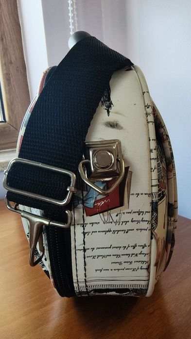 Чанта с модерен принт