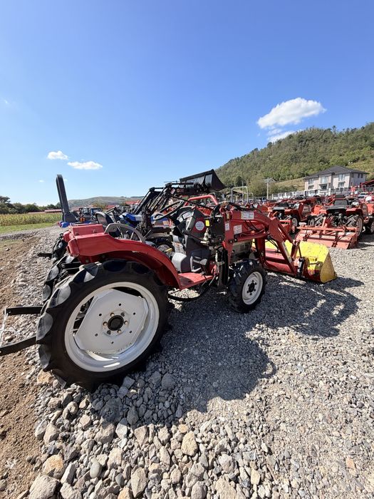 Tractor Japonez Mitsubishi  GS 20  cu incarcator frontal