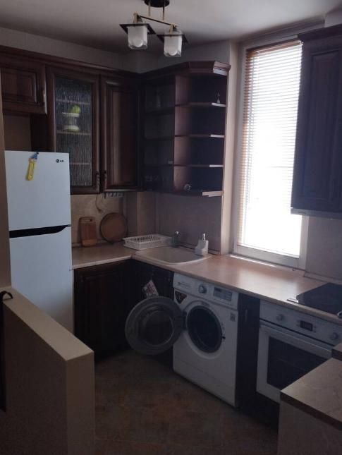 Дава се под наем Тристаен апартамент в Пловдив, Център - 103 кв.м за 650 € - Снимка #1