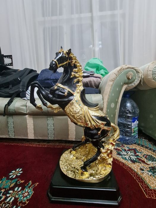 сувенир лошадь для украшения помнщения