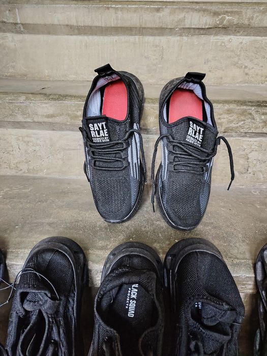 Маратонки чисто нови