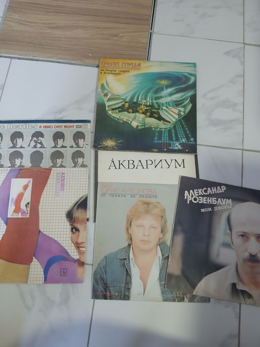 Вениловые пластинки Битлз и разные