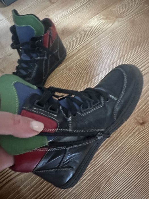 Кожанная кроссовка на девочку и на мальчика