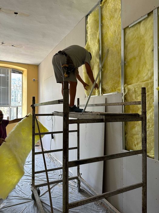 покриви топлоизолация хидрoизол шпакловка гипсокартон вик баня