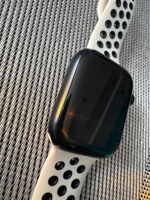 Часовник Apple Watch 7 45mm