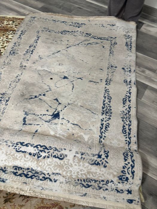 Продам ковер срочно